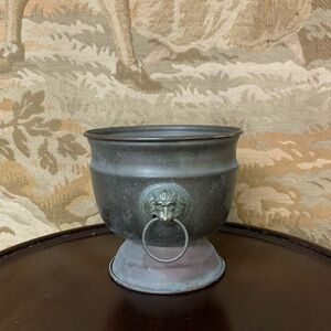 Small Pedestal Lion Ring Bowl Interpur Tawiian
